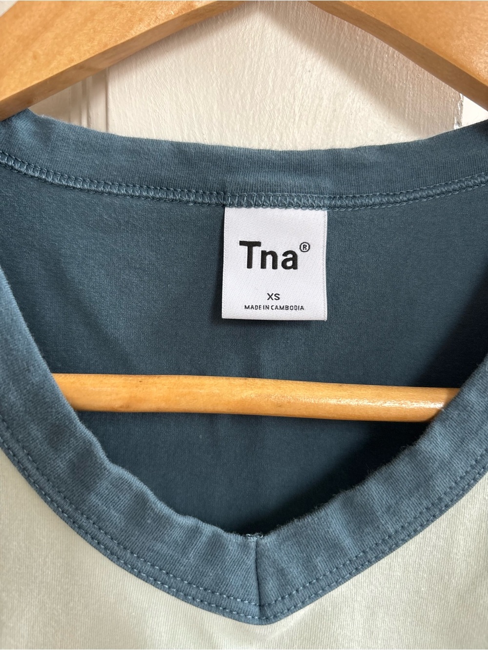 TNA Colorblock V-Neck Tank - Teal & Mint - Picture 3 of 4